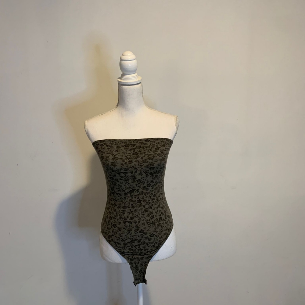 Think and Believe Strapless Body Suit. Size S